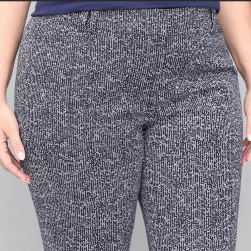 Lane Bryant The Allie Skinny Crop Pants size 18 navy and white strip